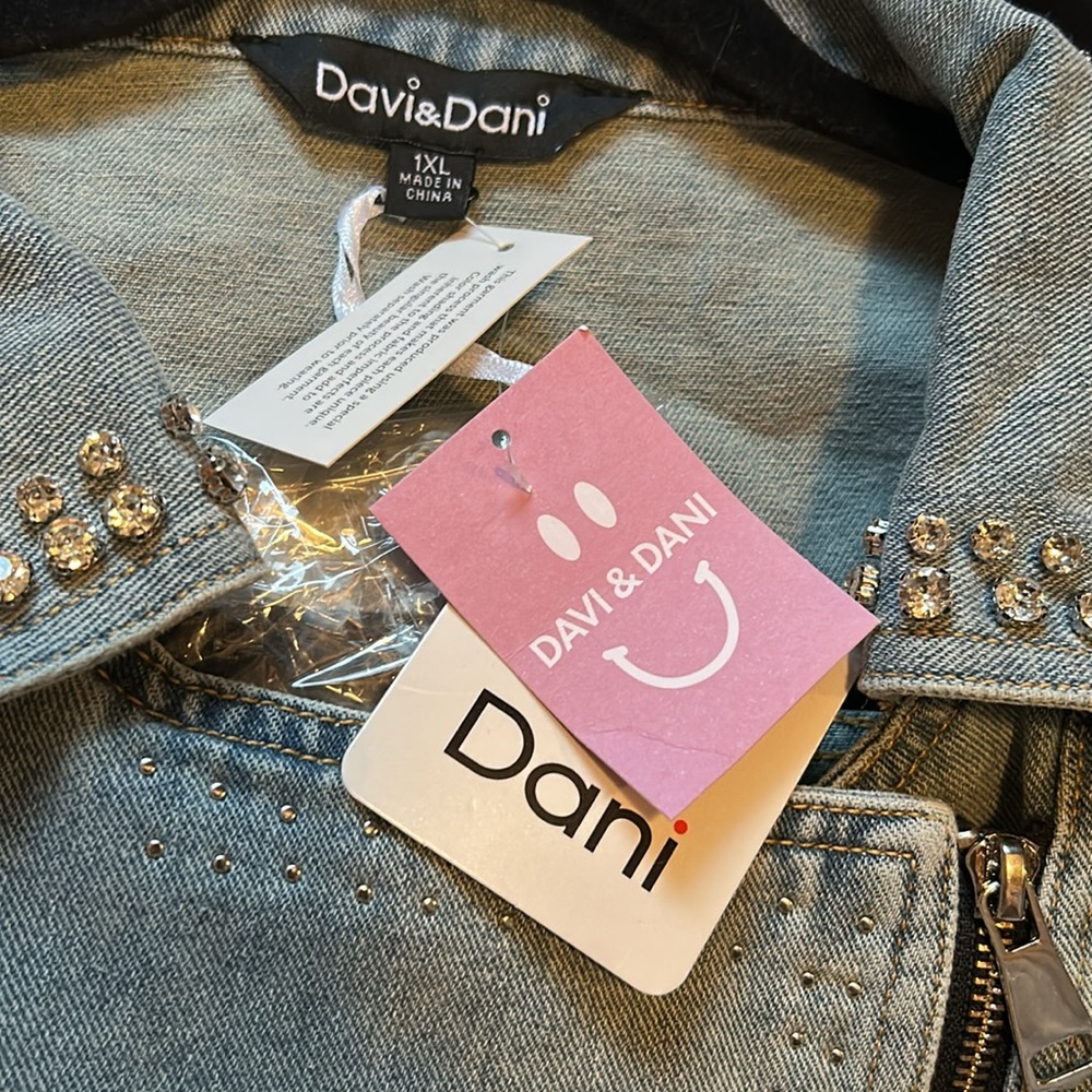 Davi & Dani Moto rhinestone denim jacket NWT - Picture 5 of 5
